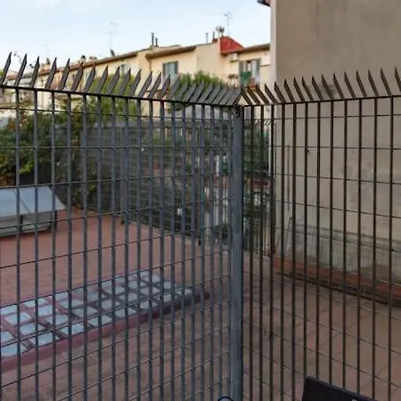 Appartamento In San Frediano Area